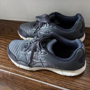 Women's Kuru Quantum sneakers size 8